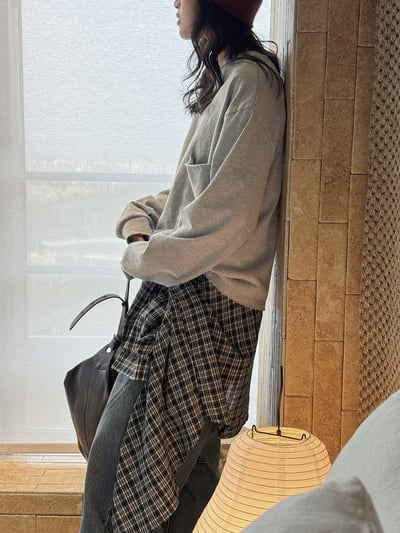 圓領單側袋不對稱T卹寬鬆輪廓5