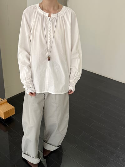 極簡多扣v領襯寬鬆襯衣4