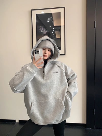 半拉鏈設計款加絨帽Ｔ4