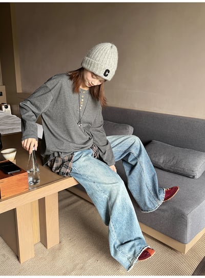 簡約不規則扣捲邊純色長袖T6