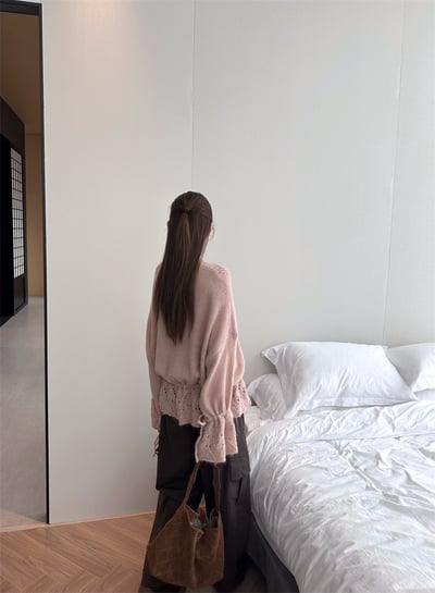 重工手工鉤花鏤空抽繩V領毛衣19