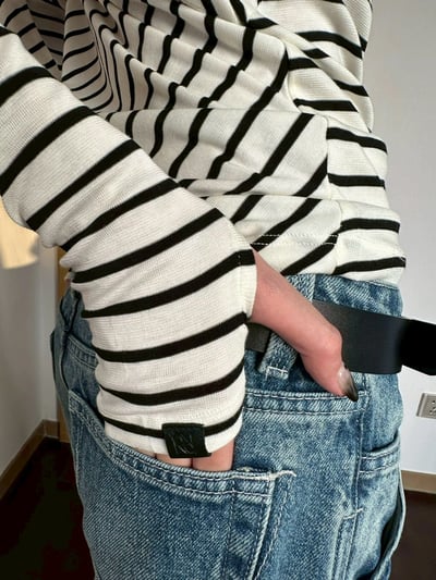 不規則剪裁露肩羊毛針織上衣3