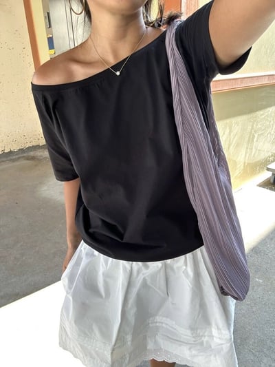 基本款斜肩輕薄露肩短袖棉質T卹3