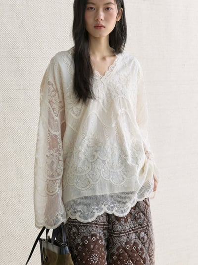 蕾絲雙層內襯透膚立體刺繡2