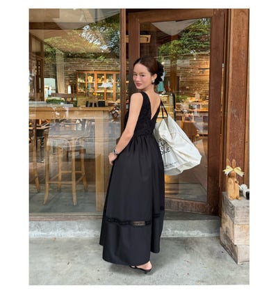 刺繡高腰深v後露背無袖洋裝2