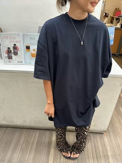 輪廓基本T恤款藏藍色圓領oversize 上衣9