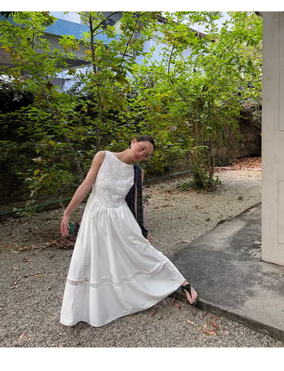 刺繡高腰深v後露背無袖洋裝7