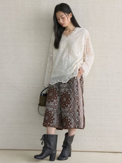 蕾絲雙層內襯透膚立體刺繡3