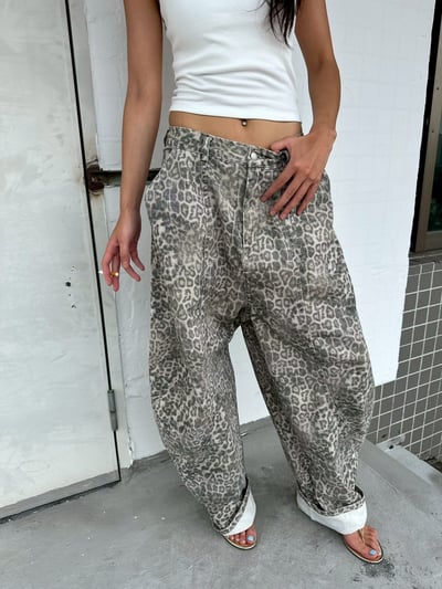 廓形牛仔豹紋鬆弛感彎刀褲2