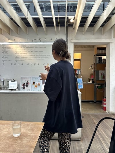 輪廓基本T恤款藏藍色圓領oversize 上衣6