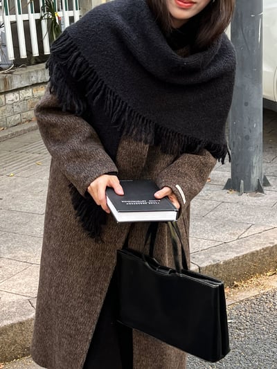 羊毛雙面圓領長大衣配流蘇圍巾7