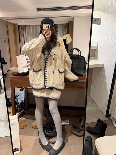 v領拼色針織小翻領絞花套裝9