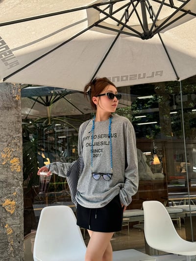 入秋薄款微透寬鬆字母印花圓領罩衫恤8