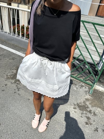 基本款斜肩輕薄露肩短袖棉質T卹9