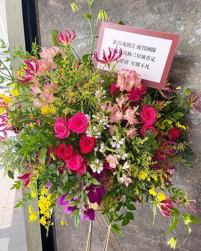 Luxury Standing Flower 奢華玫瑰高架花禮1