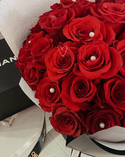 Luxurious Love 33朵奢華進口頂級紅玫瑰3