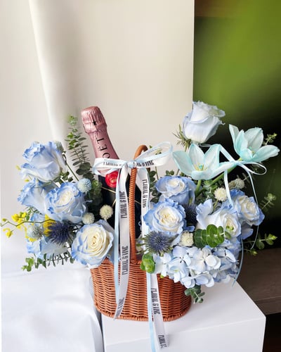 Blue Love 進口染藍玫瑰香檳花禮3