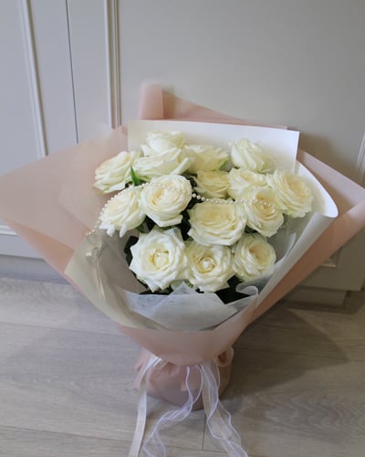 Pure Love 奢華白玫瑰花束2
