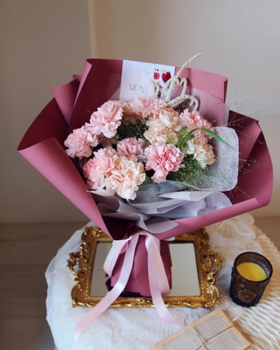 《閃耀焦點E人媽媽系列》滿滿康乃馨花束 - 嫣紅1