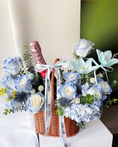 Blue Love 進口染藍玫瑰香檳花禮1