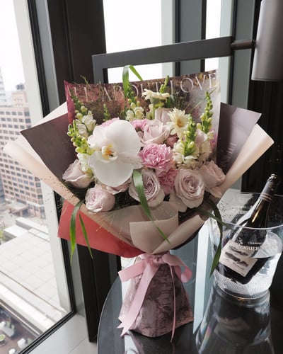 《時光柔緻系列》The Timeless Grace 豐盛康乃馨玫瑰花束6