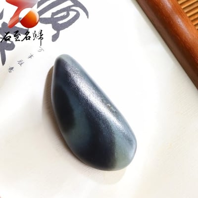 和田玉青花籽料〈一線天〉｜天縫一線 靈氣自生2