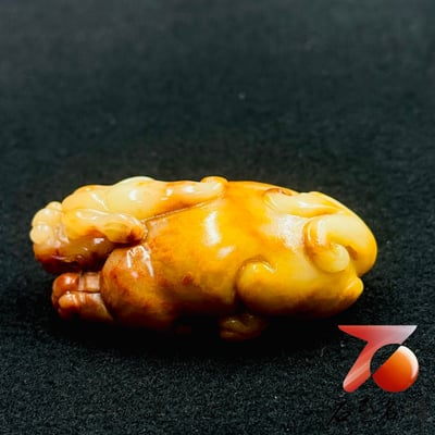 壽山石純手工雕件【金霞凝瑞・伏地守財】4