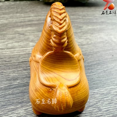 嚴選焦糖味重油料城口崖柏老料手把件 《富貴有餘-唐馬》4