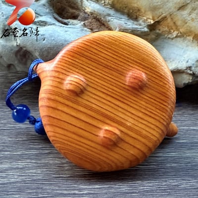 嚴選陳化崖柏重油老料手把件【一鳴驚人】 長6.6公分3