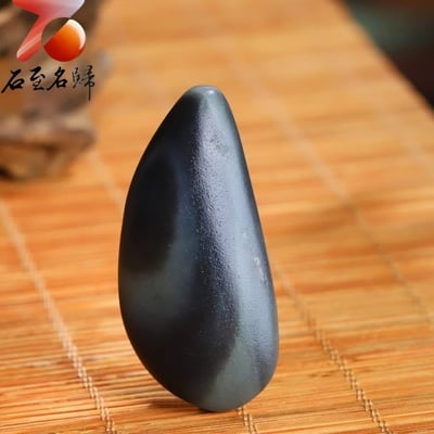 和田玉青花籽料〈一線天〉｜天縫一線 靈氣自生4