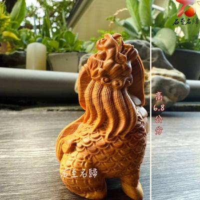 嚴選陳化崖柏重油老料手把件【望天吼】 高6.8公分1