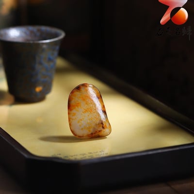 和田玉灑金皮白肉籽料 37×26×10mm 重量17克2