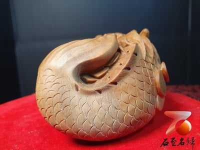 印度老山檀香老料黑肉級別 湘工大師雕刻【龍魚】5