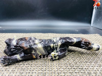 威鎮四方 鎮宅護主 壽山山秀園【虎虎生威】王逸文老師手工雕刻6