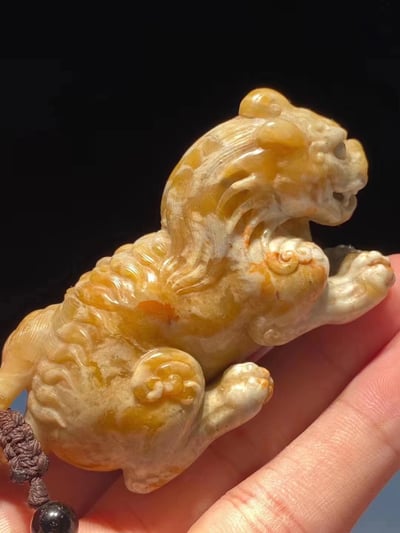 壽山花坑石手把件【招財貔貅】6