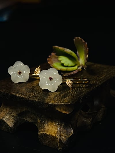 頂級和田玉+18k金【梅花耳環】附玉石鑑定書2