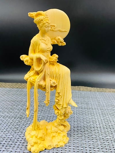 黃楊木精雕作品【嫦娥仙子】1