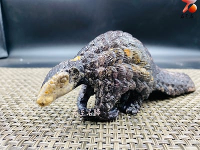 甲護平安 破障迎福 壽山山秀園【穿山甲】王逸文老師純手工雕刻2