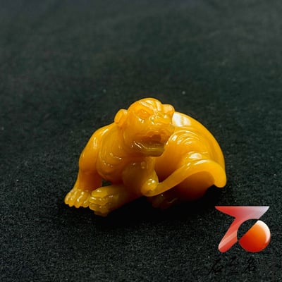嚴選壽山石純手工雕刻【金豹回首・蓄勢生威】5