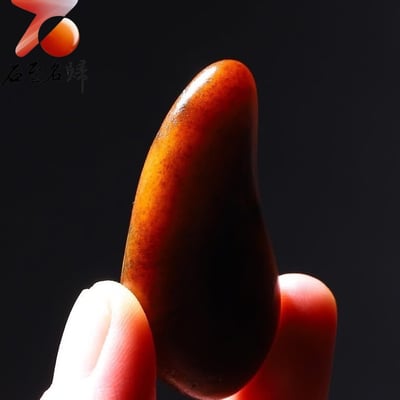 和田玉紅沁皮牙型籽料｜紅潤入骨 靈氣天成8