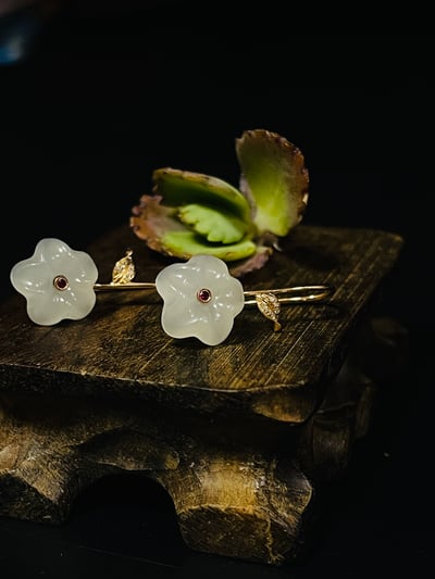 頂級和田玉+18k金【梅花耳環】附玉石鑑定書1