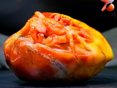 老撾田黃石手工精雕 張國民老師作品【和諧美滿，八方來財】1