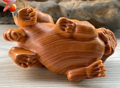 焦糖味重油料城口崖柏手把件 《瑞獸貔貅》6