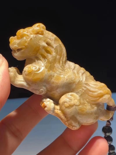 壽山花坑石手把件【招財貔貅】3