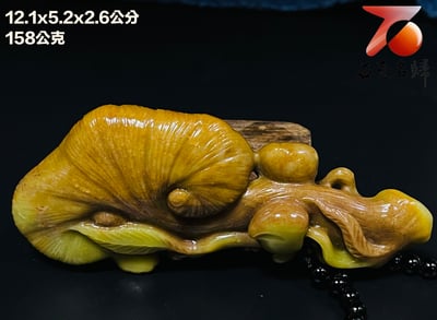 精美壽山月尾綠雕件 老師傅手工雕刻【壽桃靈芝】3