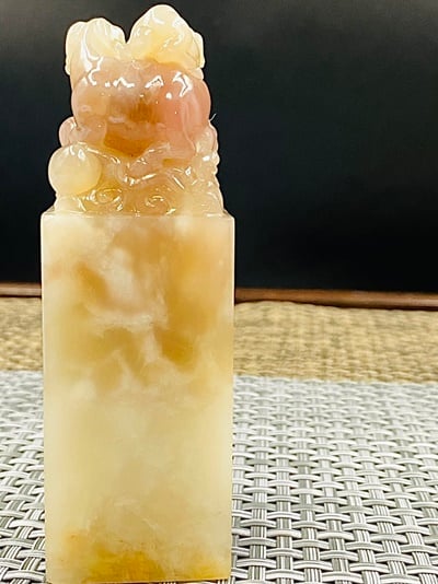 巴林玻璃底雞血石印章-三羊開泰3