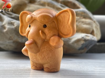 雲南黃金檀原木雕件【飛行象】 高5.3公分2