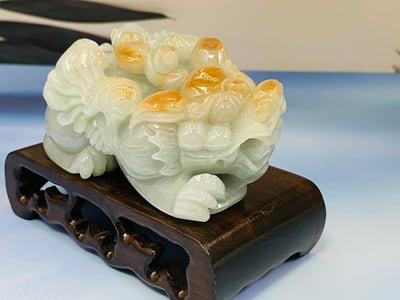 天然A貨 冰糯種三彩翡翠 附收藏證書【飛天招財貔貅】2