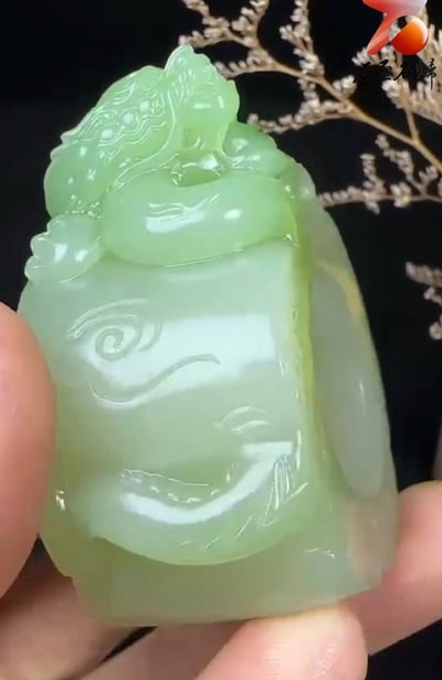 頂級館藏臻品 和田玉翠玉老料 【祥龍板指】4