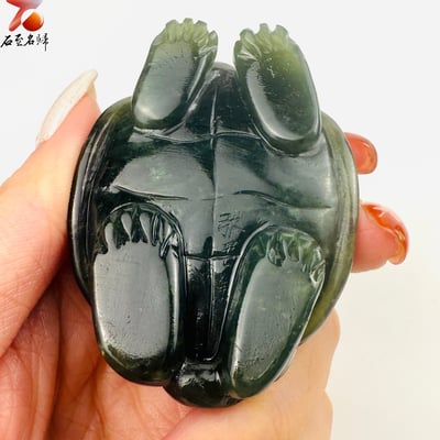 玉化丹東石透光純手工雕烏龜 張志偉雕刻家作品【夜巡龜將】9